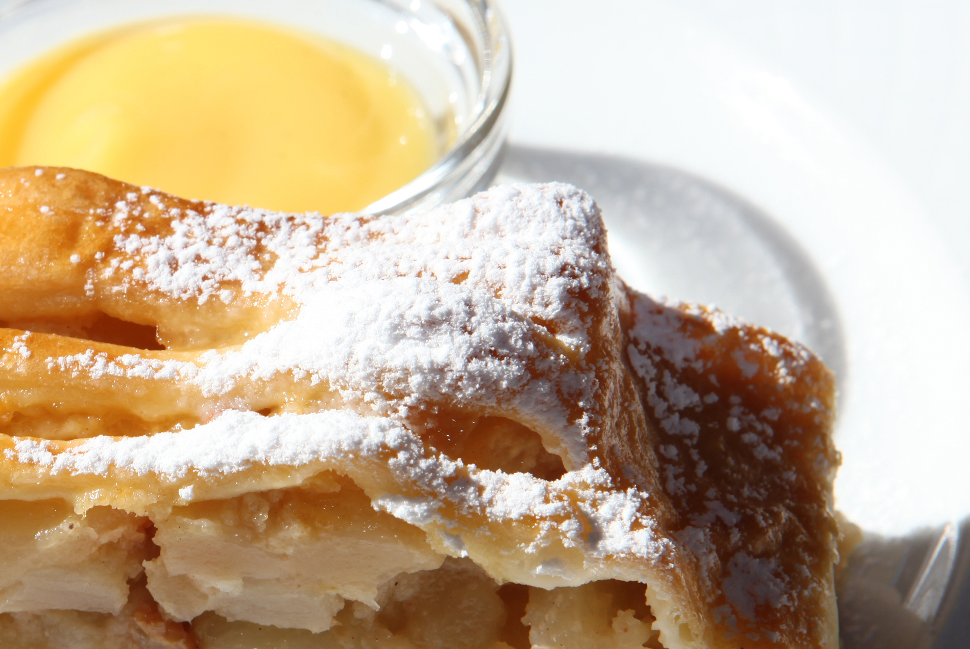 Apfelstrudel mit Vanillesauce